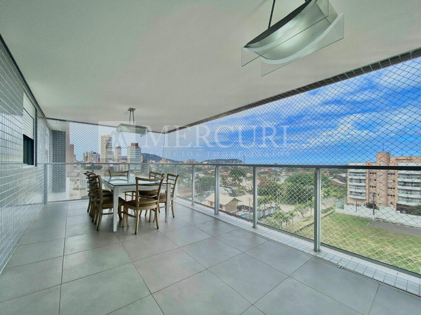 Apartamento à venda no Enseada: Explore seu apartamento a venda no Guarujá na Praia da Enseada, através da imobiliária em Guarujá e imobiliaria em Guarujá especializadas.