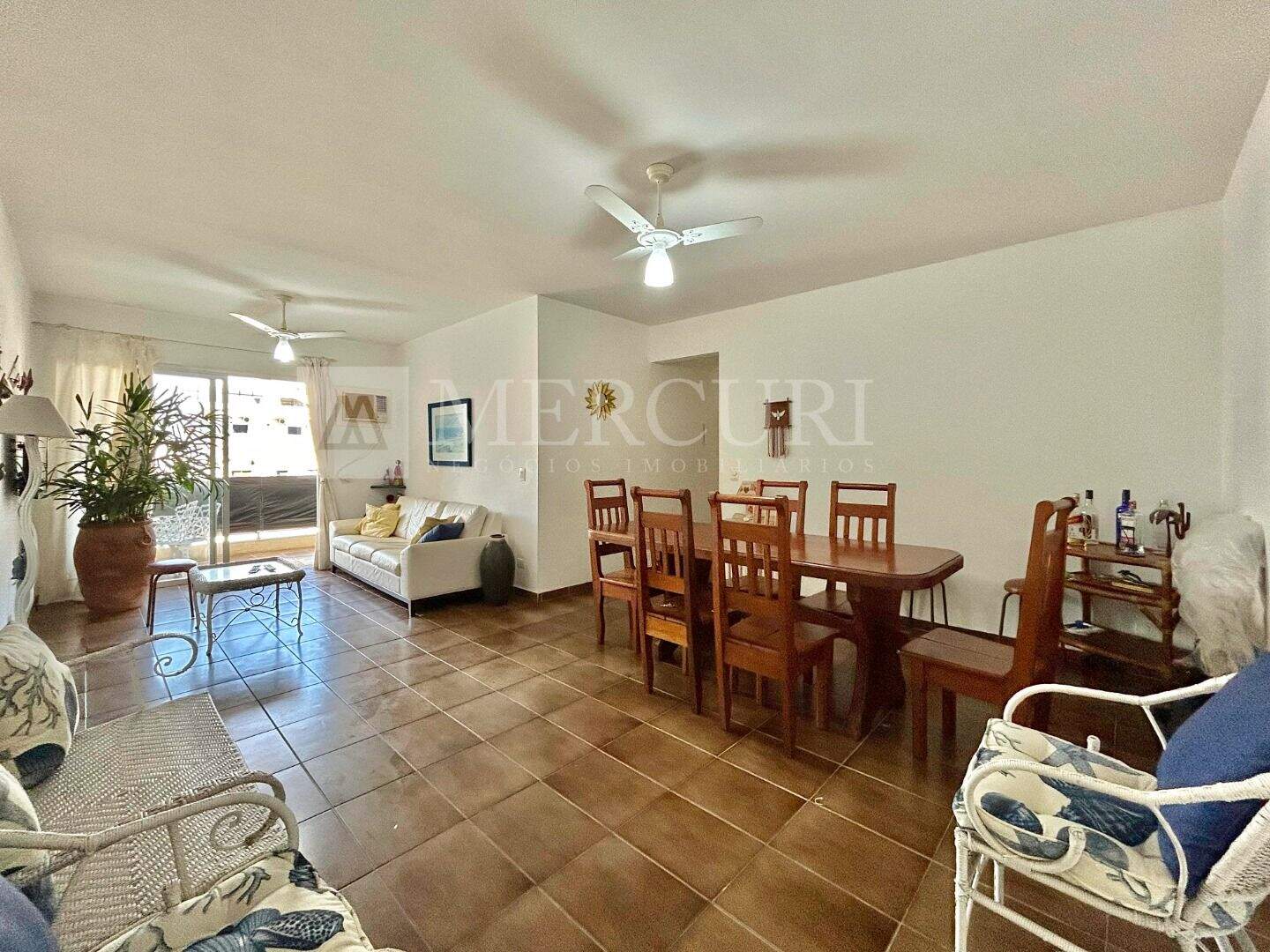 Apartamento à venda no Enseada: 