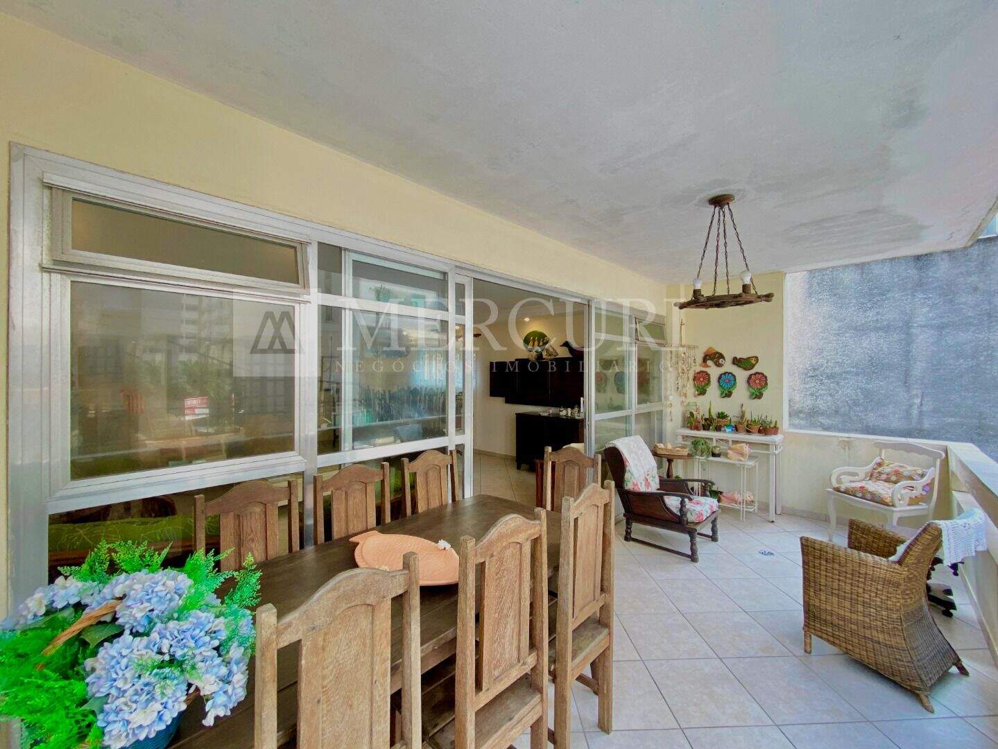 Apartamento à venda no Pitangueiras: 