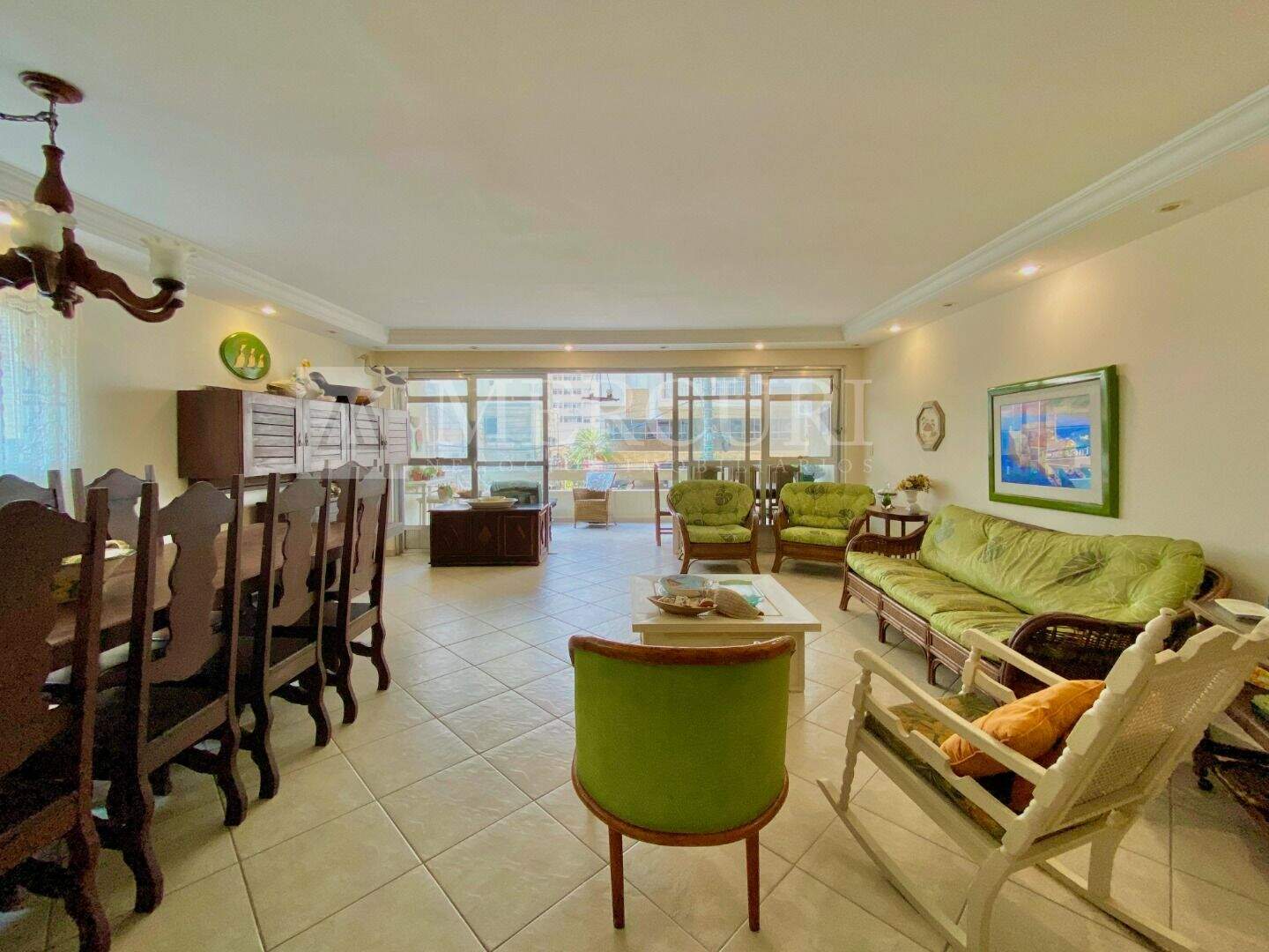 Apartamento à venda no Pitangueiras: 