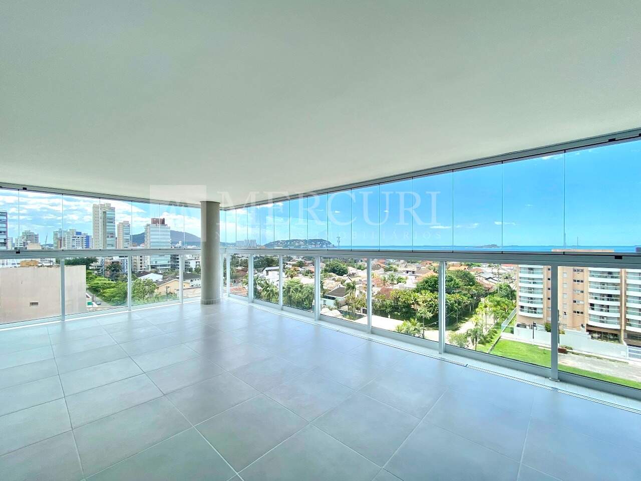 Apartamento à venda no Enseada: 