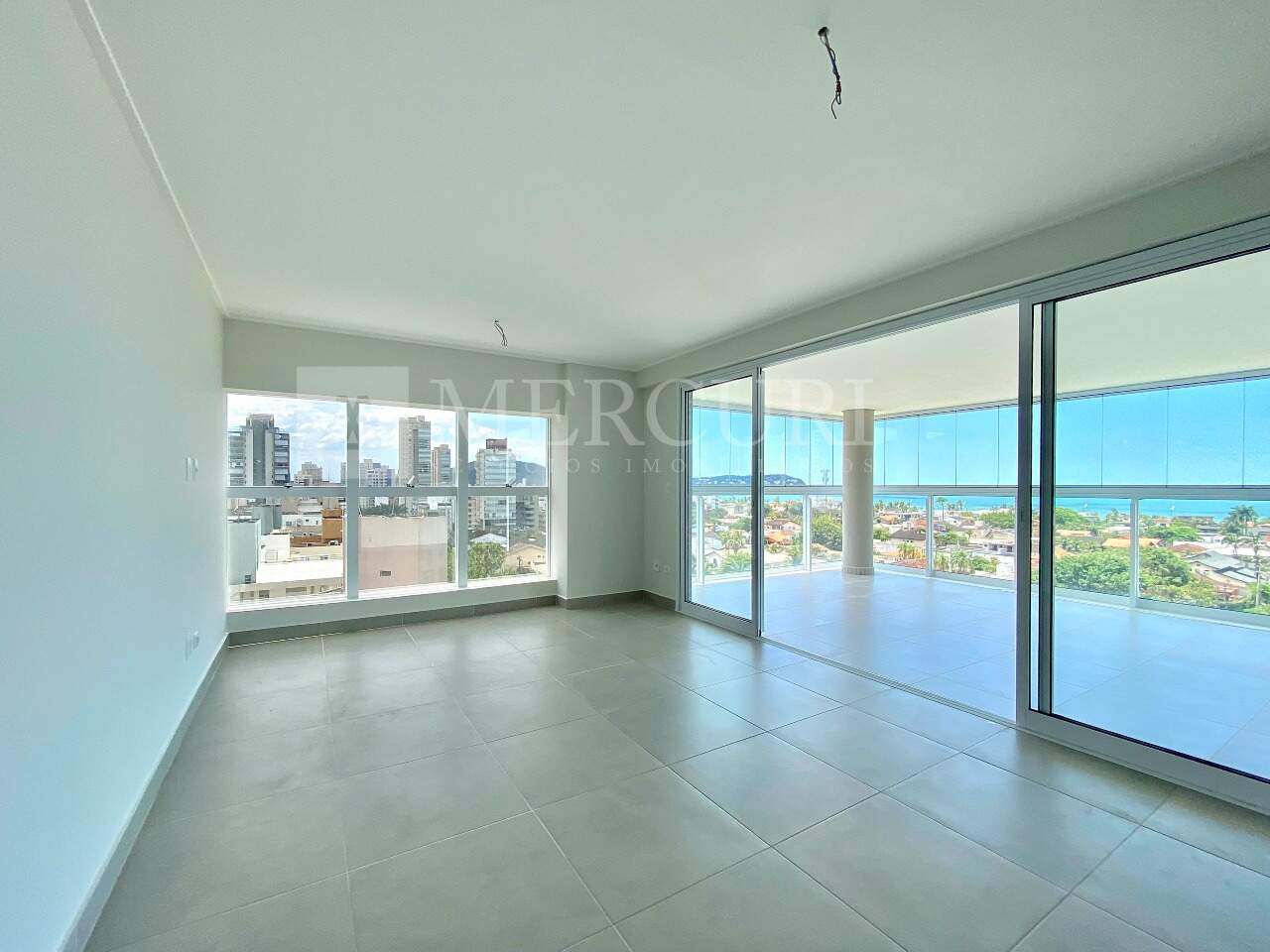 Apartamento à venda no Enseada: 