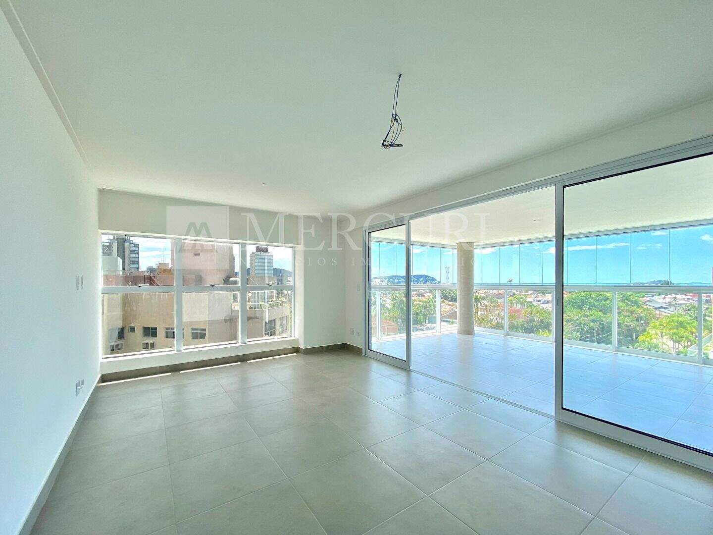 Apartamento à venda no Enseada: Explore seu apartamento a venda no Guarujá na Praia da Enseada, através da imobiliária em Guarujá e imobiliaria em Guarujá especializadas.