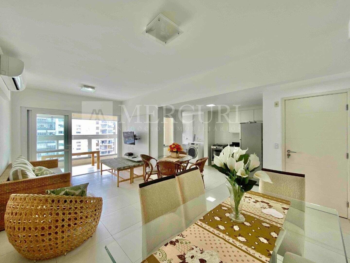Apartamento à venda no Pitangueiras: Variedade de apartamentos a venda no guarujá na Praia das Pitangueiras, ofertados pelas principais imobiliárias em guarujá da região.