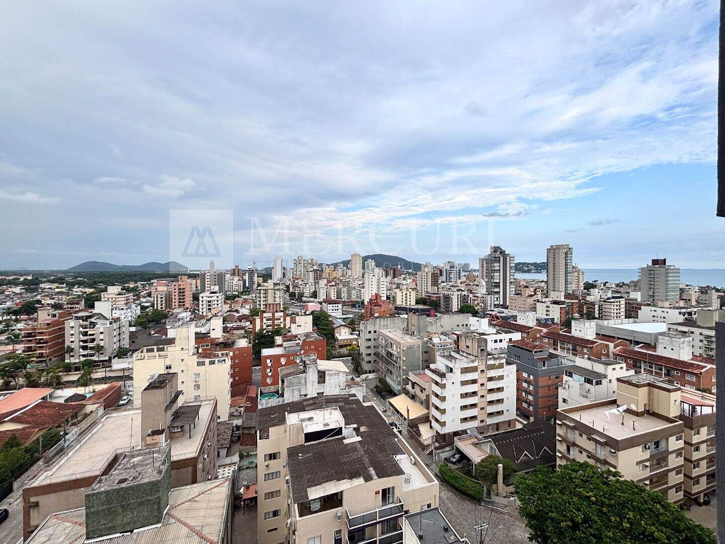 Apartamento à venda no Enseada: Explore seu apartamento a venda no Guarujá na Praia da Enseada, através da imobiliária em Guarujá e imobiliaria em Guarujá especializadas.