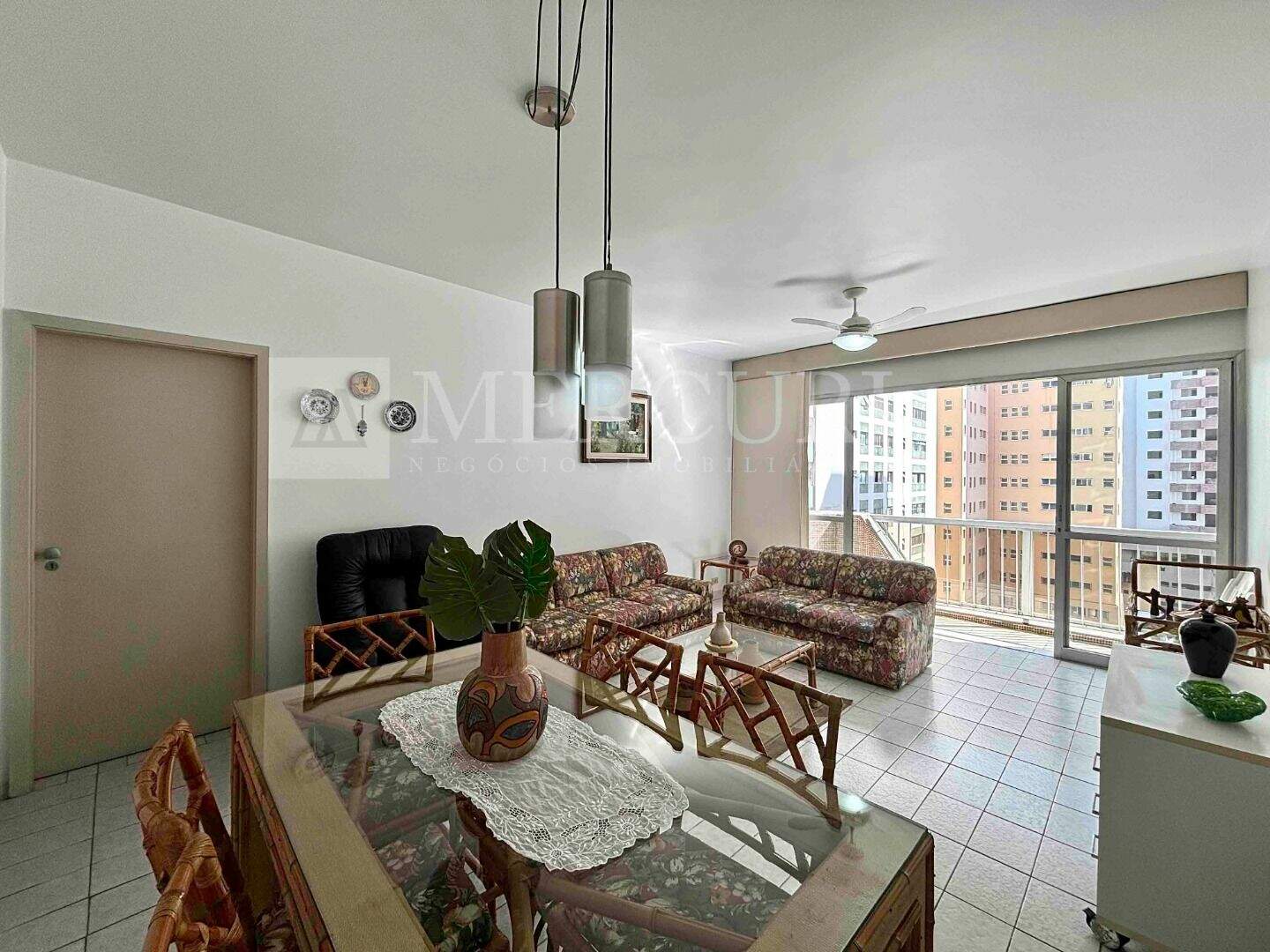 Apartamento à venda no Pitangueiras: 