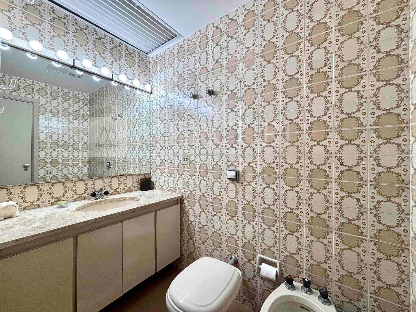 Apartamento à venda no Pitangueiras: 