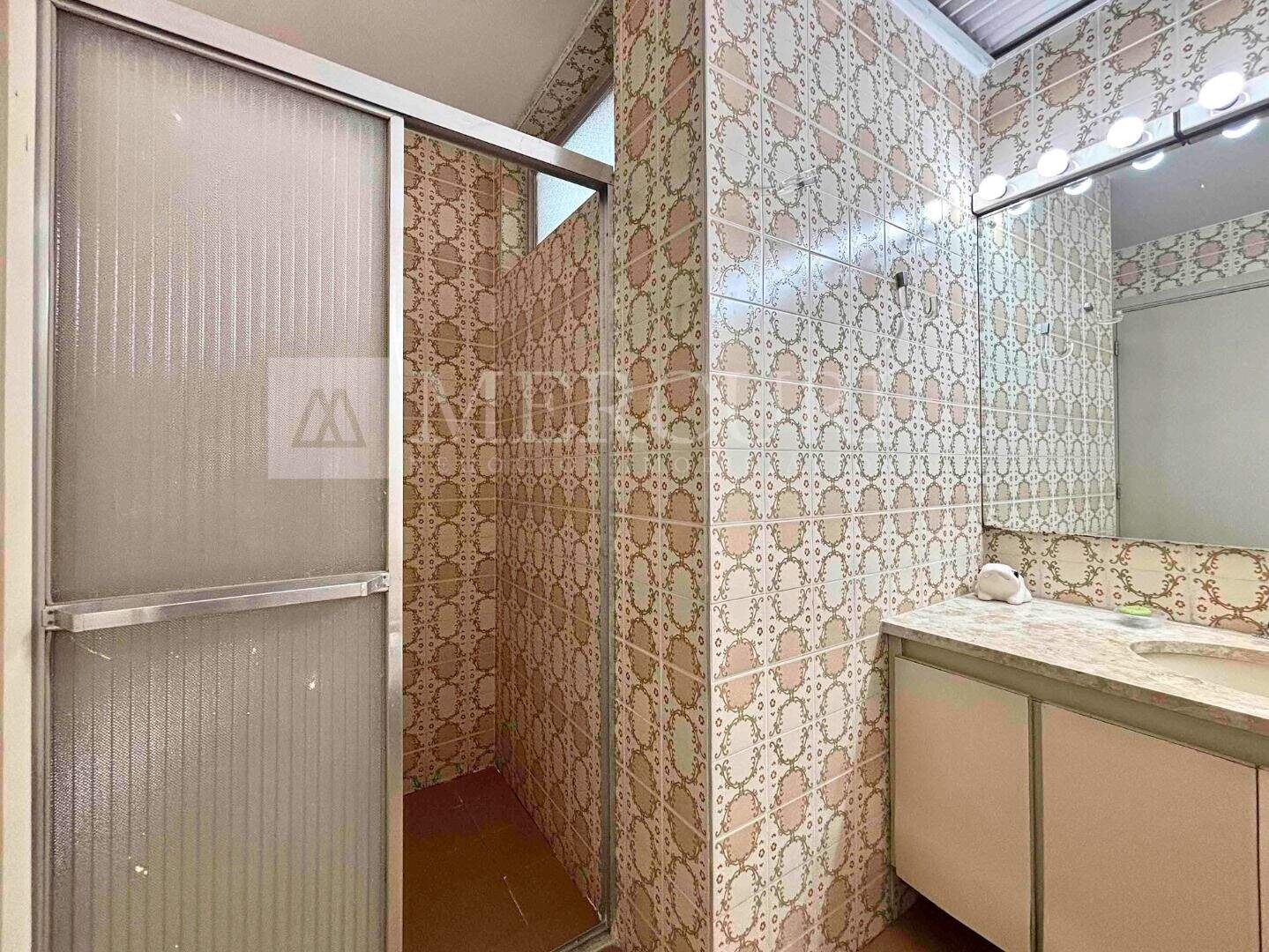 Apartamento à venda no Pitangueiras: 