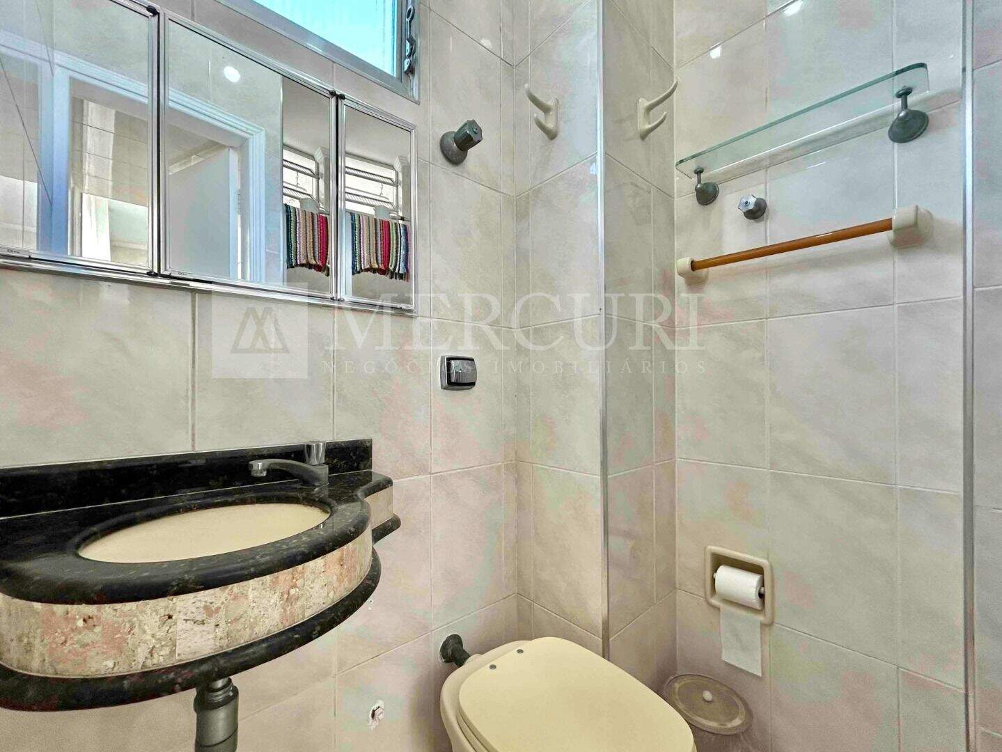 Apartamento à venda no Pitangueiras: 