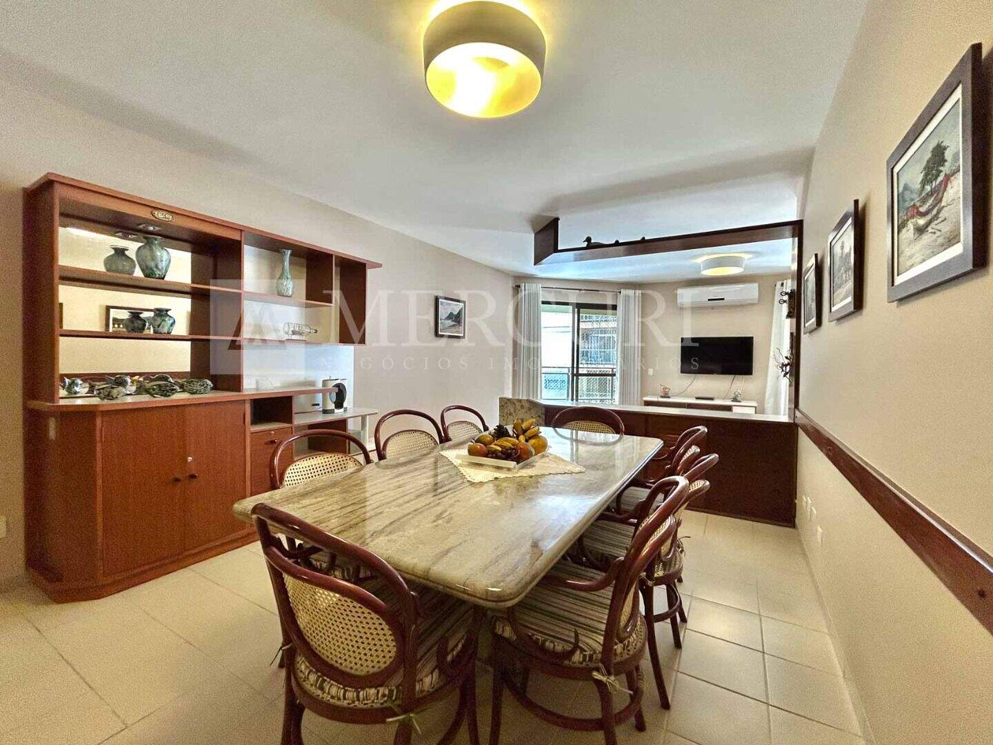Apartamento à venda no Pitangueiras: apartamento-no-guarujá-praia-da-pitangueiras-mercuri-imóveis-imobiliária-no-guarujá