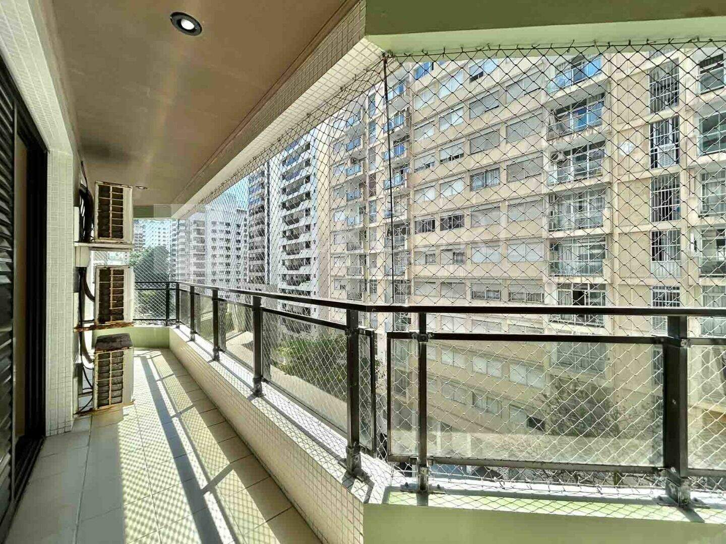 Apartamento à venda no Pitangueiras: apartamento-no-guarujá-praia-da-pitangueiras-mercuri-imóveis-imobiliária-no-guarujá