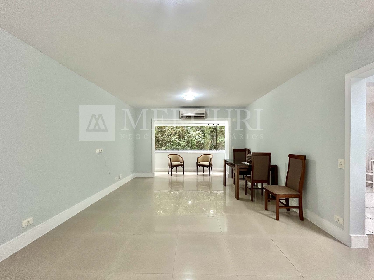 Apartamento à venda no Pitangueiras: 