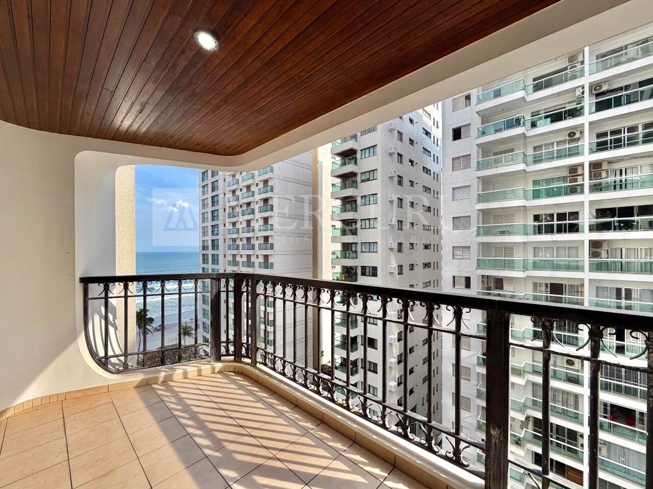 Apartamento à venda no Pitangueiras: 