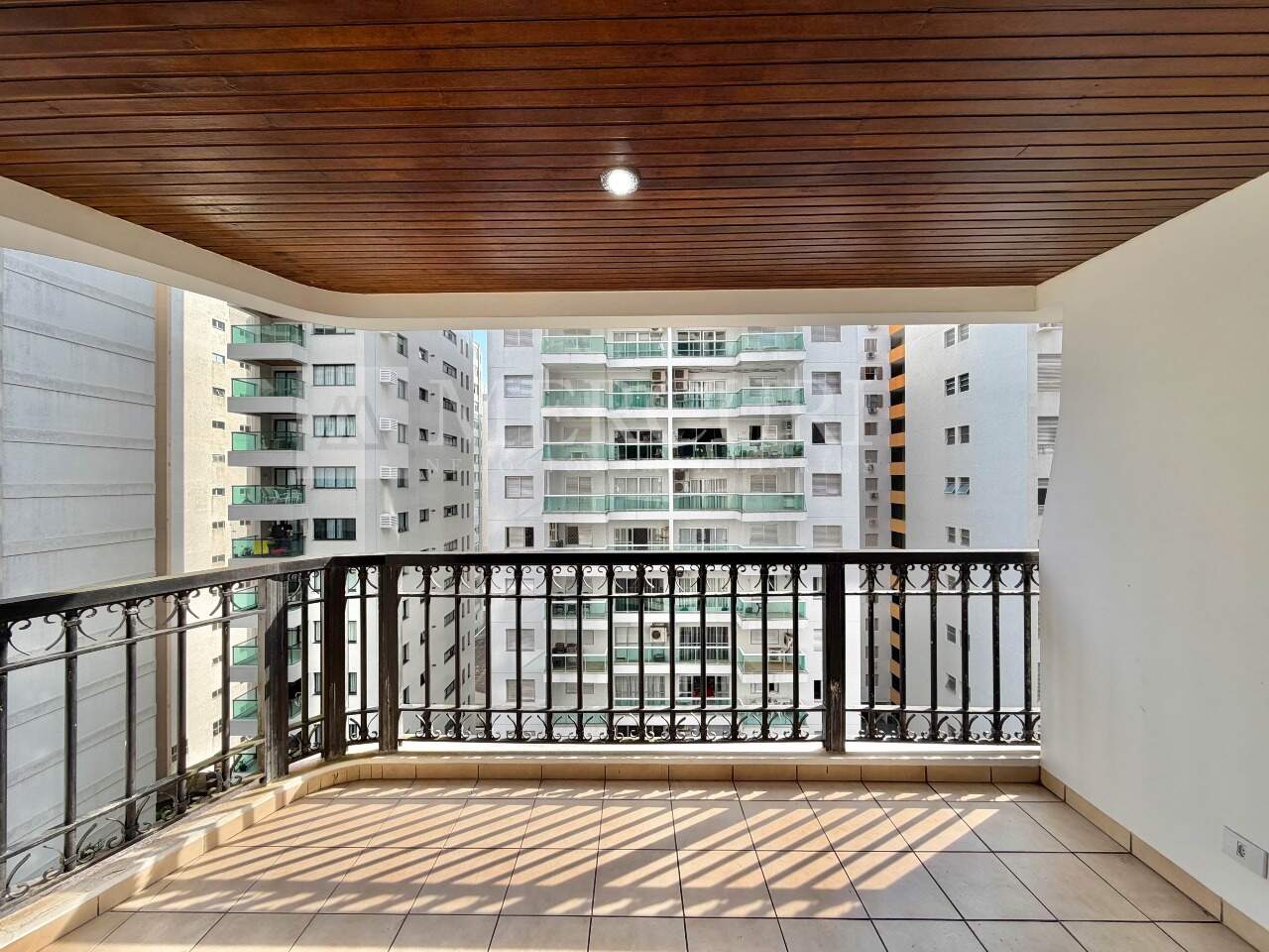 Apartamento à venda no Pitangueiras: 