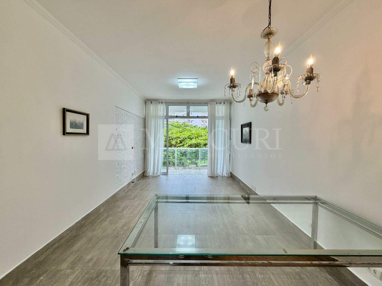 Apartamento à venda no Pitangueiras: 