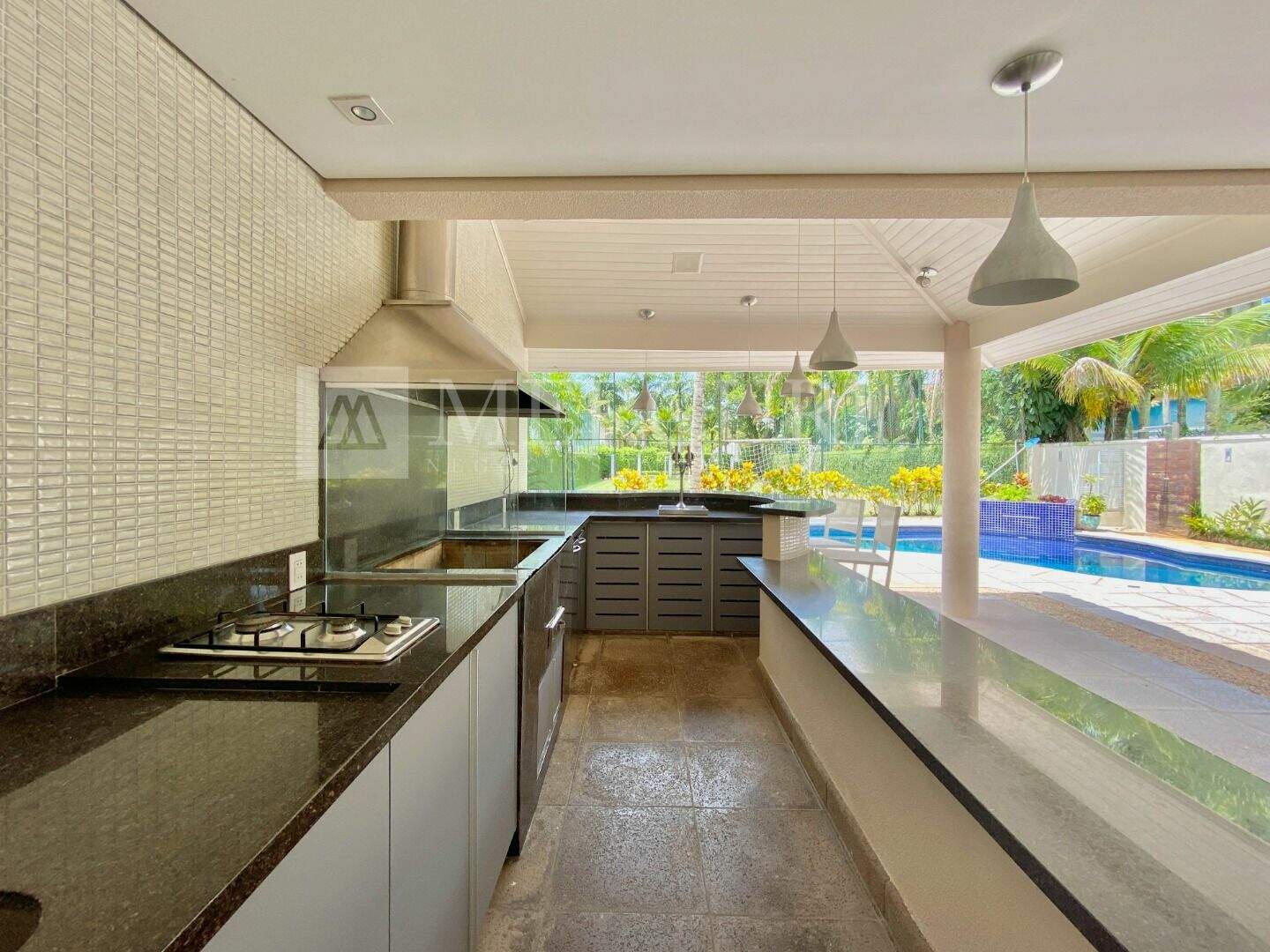 Casa à venda no Balneário Praia do Pernambuco: imobiliárias em guarujá anunciam casa a venda no guarujá no jardim pernambuco, com infraestrutura de luxo.