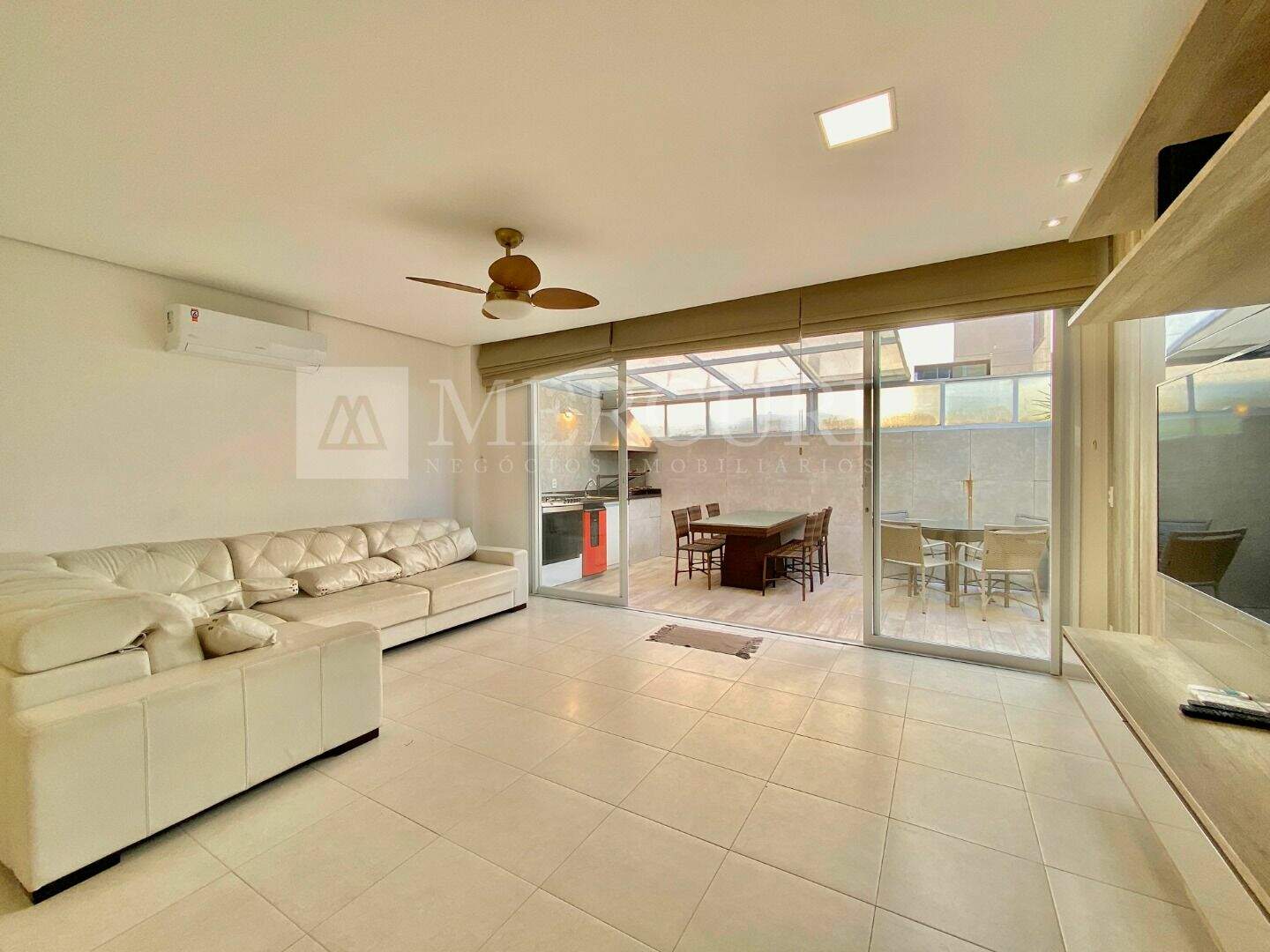 Casa à venda no Enseada: Explore seu apartamento a venda no Guarujá na Praia da Enseada, através da imobiliária em Guarujá e imobiliaria em Guarujá especializadas.