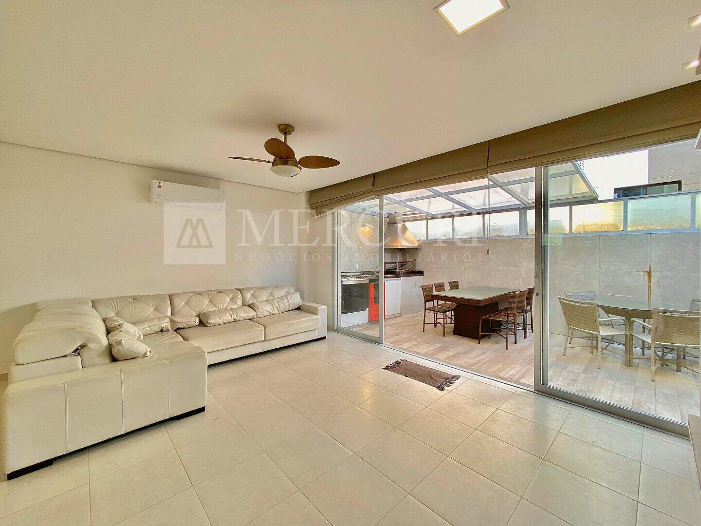 Casa à venda no Enseada: Explore seu apartamento a venda no Guarujá na Praia da Enseada, através da imobiliária em Guarujá e imobiliaria em Guarujá especializadas.