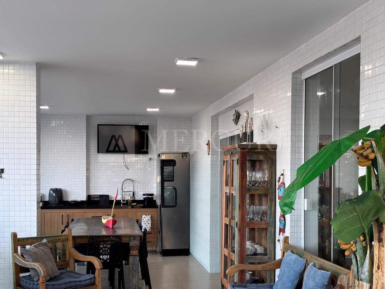 Apartamento à venda no Pitangueiras: 