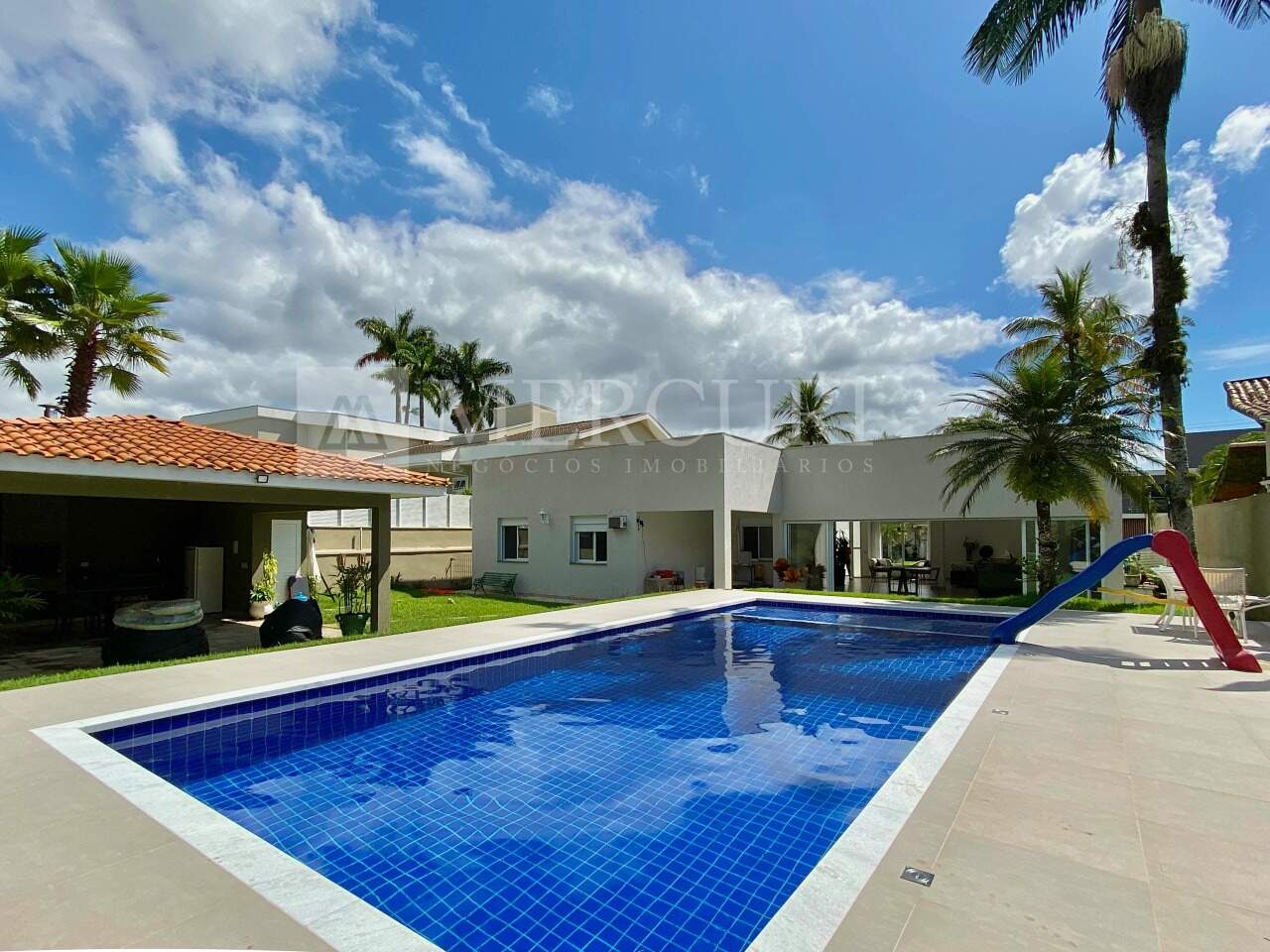 Casa à venda no Jardim Acapulco: 