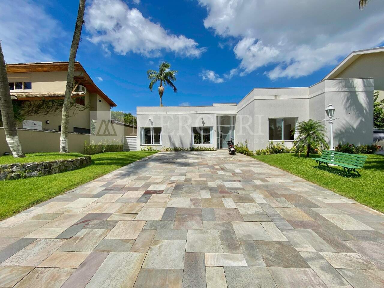 Casa à venda no Jardim Acapulco: 