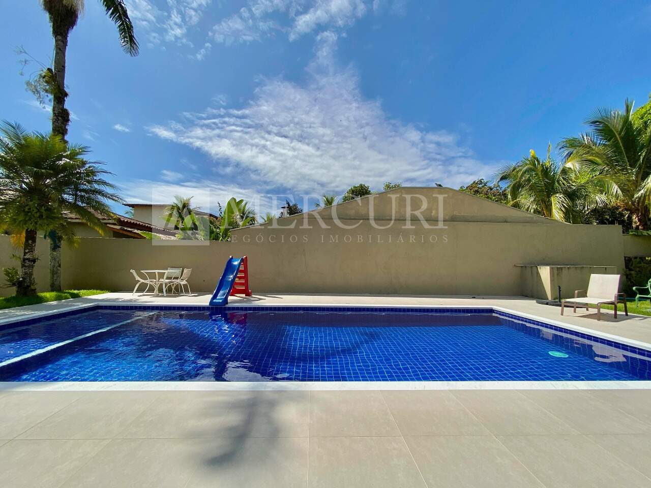 Casa à venda no Jardim Acapulco: 