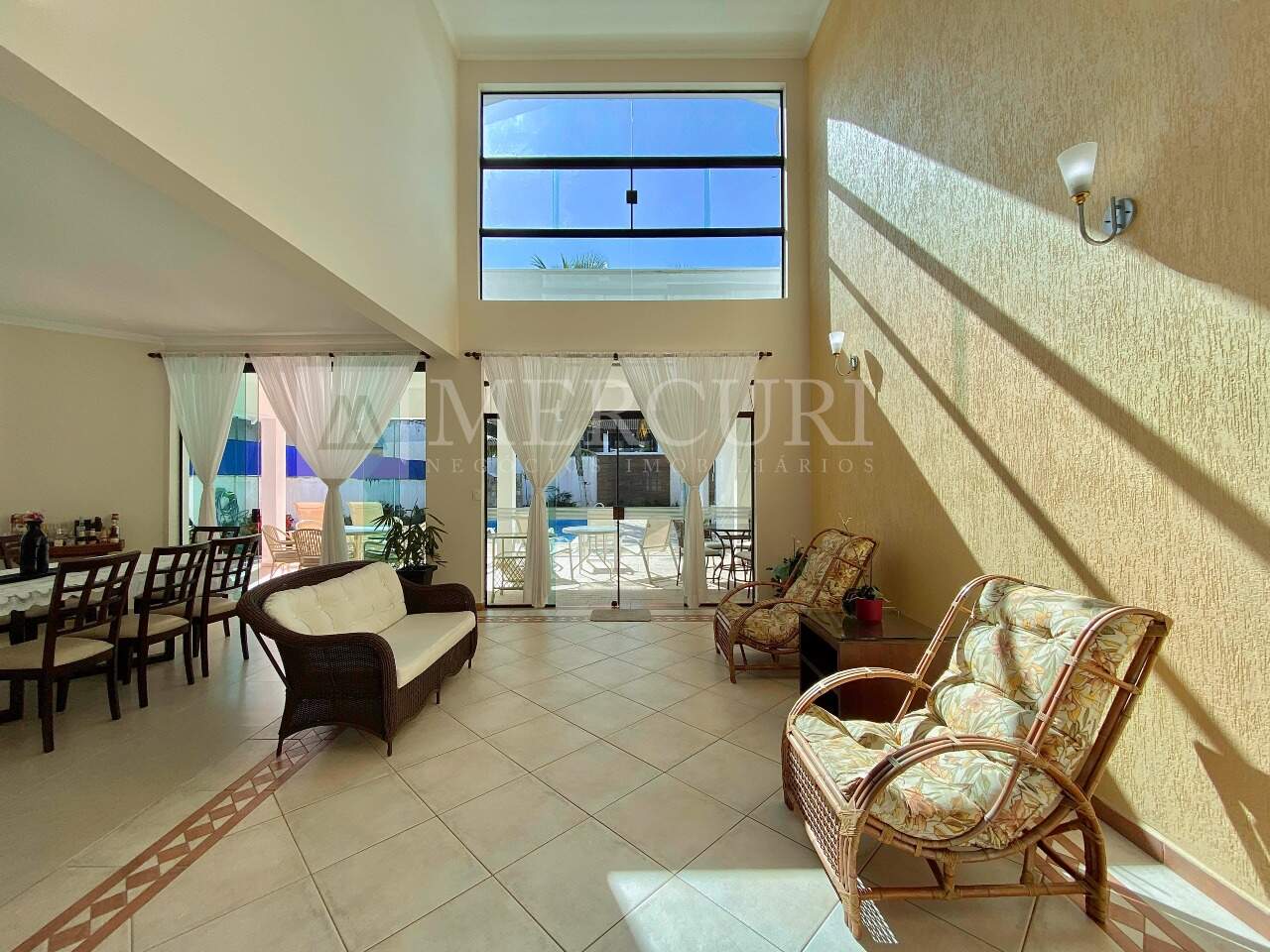 Casa à venda no Jardim Acapulco: 
