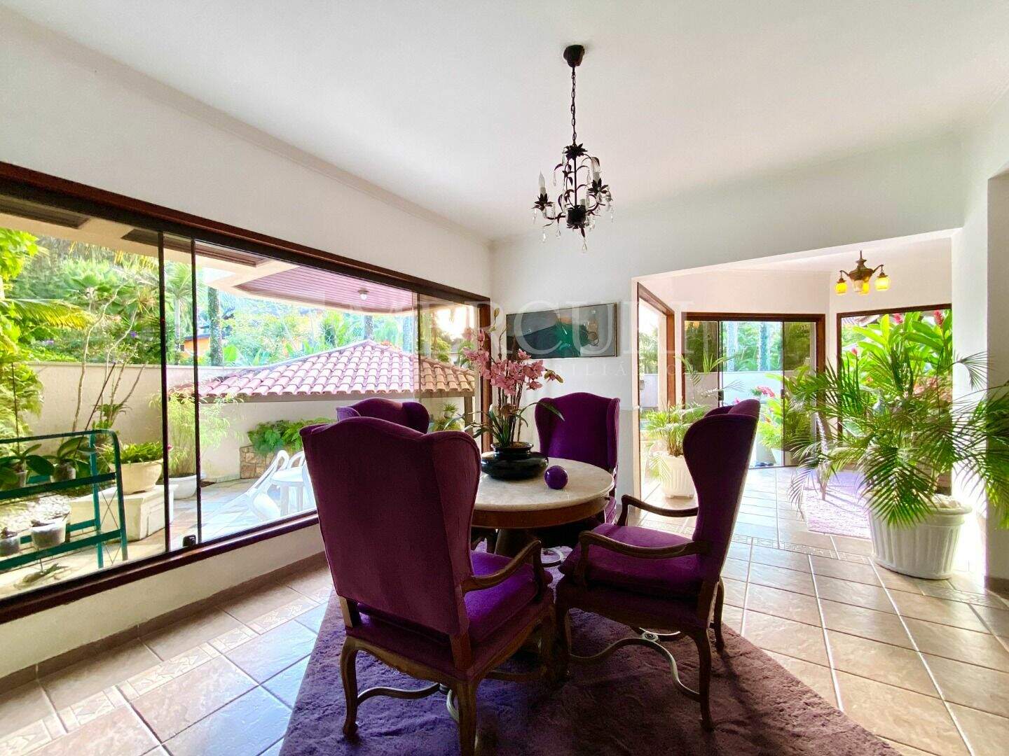 Casa à venda no Balneário Praia do Pernambuco: 1. casa a venda no guarujá localizada no jardim pernambuco, disponível em imobiliárias em guarujá referência no litoral.