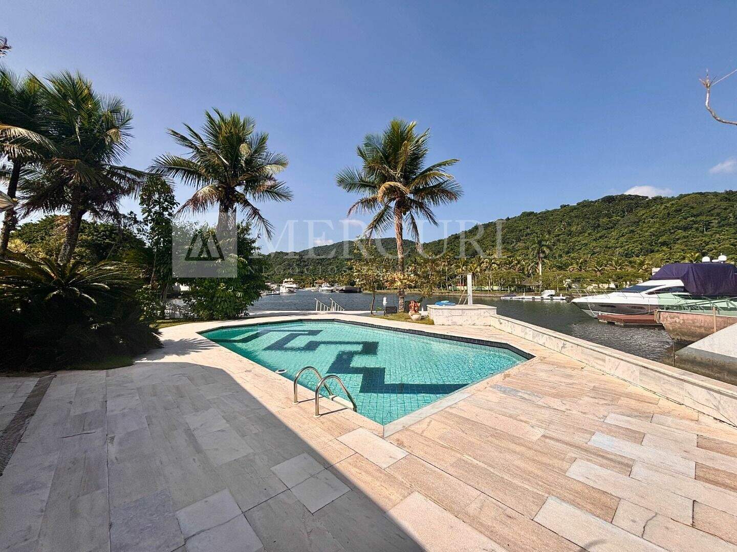 Casa à venda no Condominio Residencial Marina Guarujá: casa a venda no guarujá no condomínio Marina, anunciada por imobiliárias em guarujá especializadas em imóveis exclusivos.