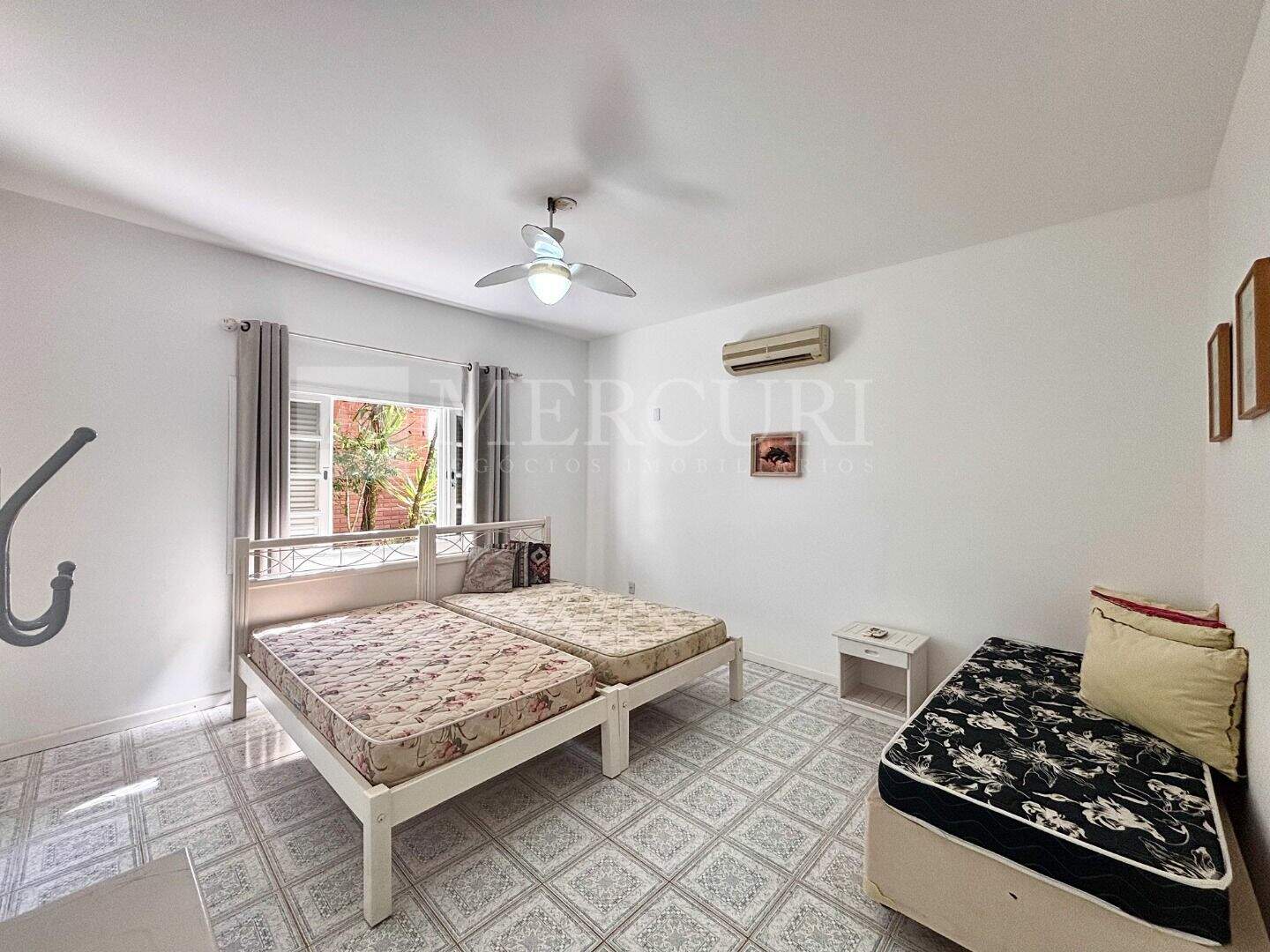 Casa à venda no Condominio Residencial Marina Guarujá: casa a venda no guarujá no condomínio Marina, anunciada por imobiliárias em guarujá especializadas em imóveis exclusivos.