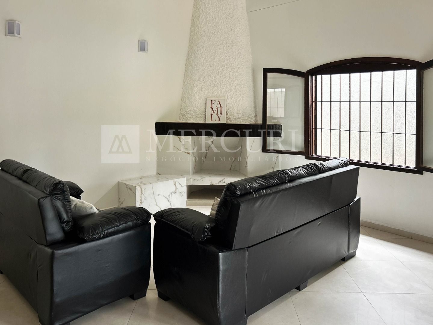 Casa à venda no Enseada: Encontre a sua casa a venda no Guarujá na Praia da Enseada, com as melhores oportunidades das imobiliarias no Guarujá.