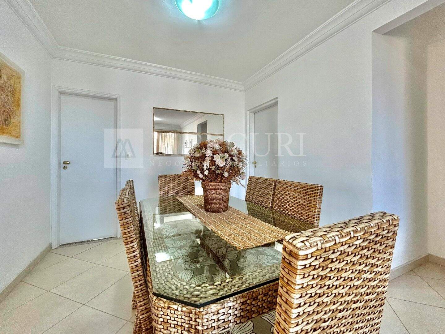Cobertura à venda no Enseada: Imobiliárias Guarujá e imobiliária guarujá apresentam apartamentos a venda no Guarujá na Praia da Enseada, para diversos perfis de clientes.