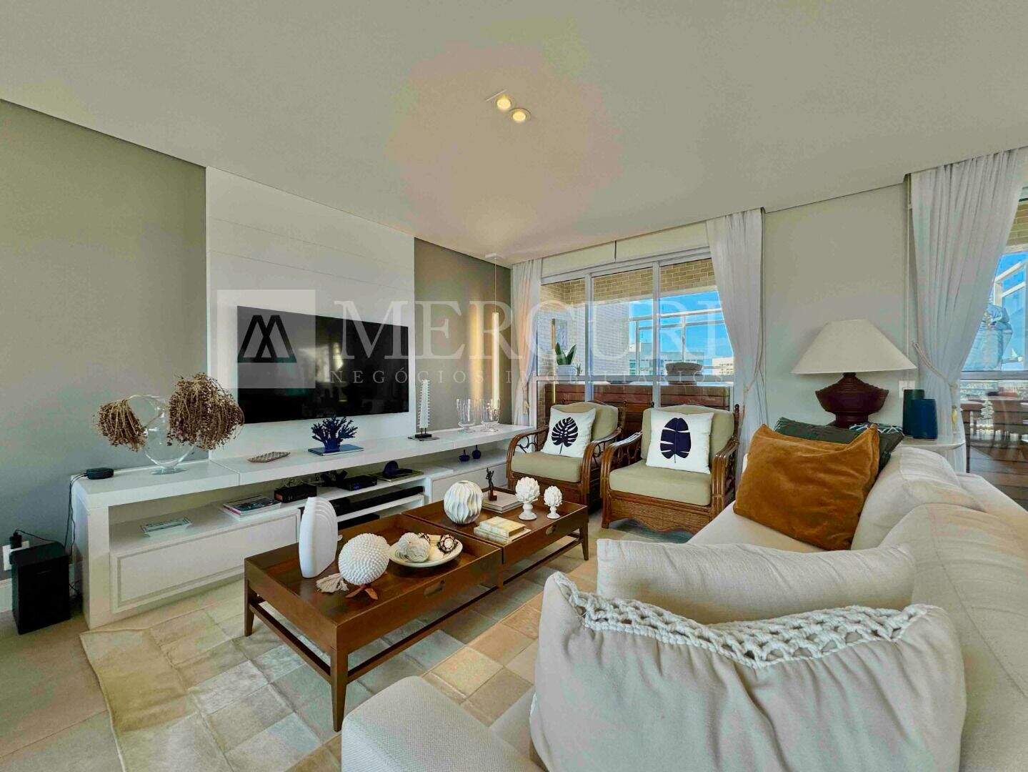 Cobertura à venda no Enseada: Luxuosas coberturas a venda no Guarujá na Praia da Enseada, com vistas panorâmicas, através de imobiliárias em Guarujá.