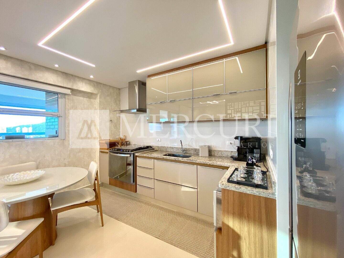 Cobertura à venda no Enseada: Imobiliarias no Guarujá têm as melhores coberturas a venda no Guarujá na Praia da Enseada, para um estilo de vida sofisticado.