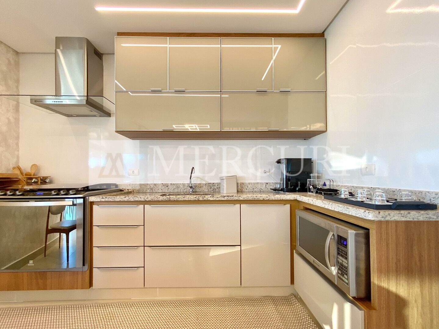 Cobertura à venda no Enseada: Imobiliarias no Guarujá têm as melhores coberturas a venda no Guarujá na Praia da Enseada, para um estilo de vida sofisticado.