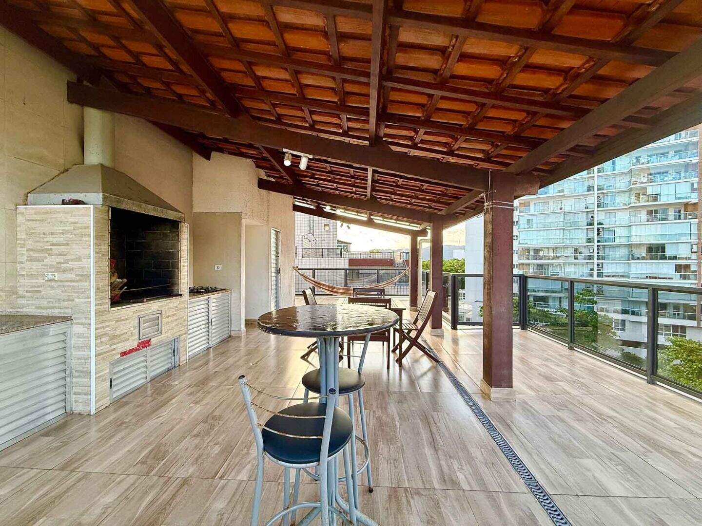 Cobertura à venda no Enseada: Luxuosas coberturas a venda no Guarujá na Praia da Enseada, com vistas panorâmicas, através de imobiliárias em Guarujá.