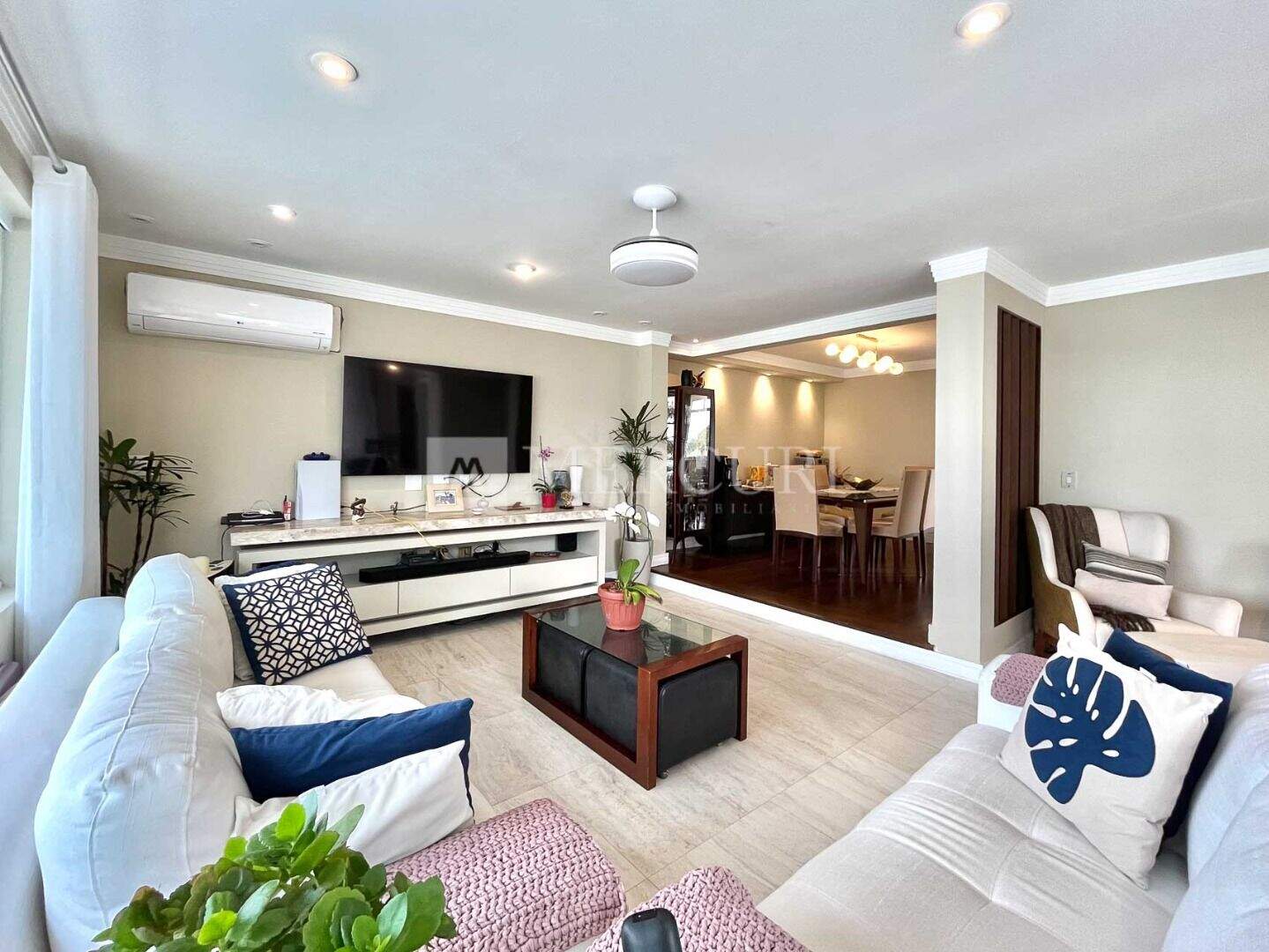 Cobertura à venda no Jardim Astúrias: Espaçosas coberturas a venda no Guarujá na Praia das Astúrias, para viver com qualidade, com a assessoria de imobiliária em Guarujá.