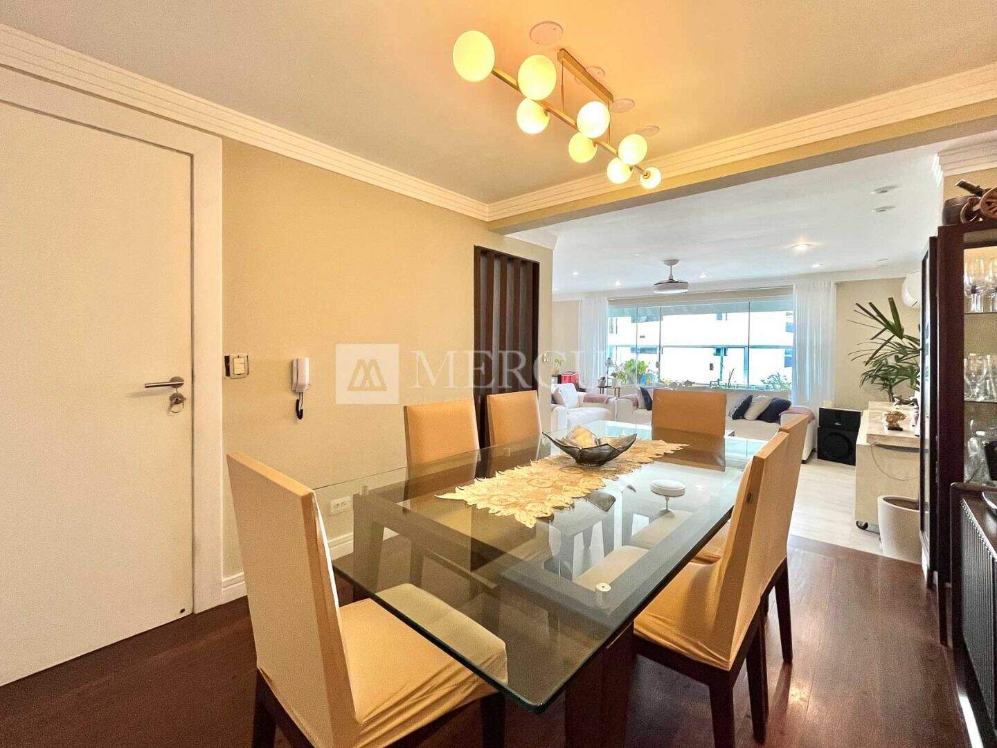 Cobertura à venda no Jardim Astúrias: Espaçosas coberturas a venda no Guarujá na Praia das Astúrias, para viver com qualidade, com a assessoria de imobiliária em Guarujá.