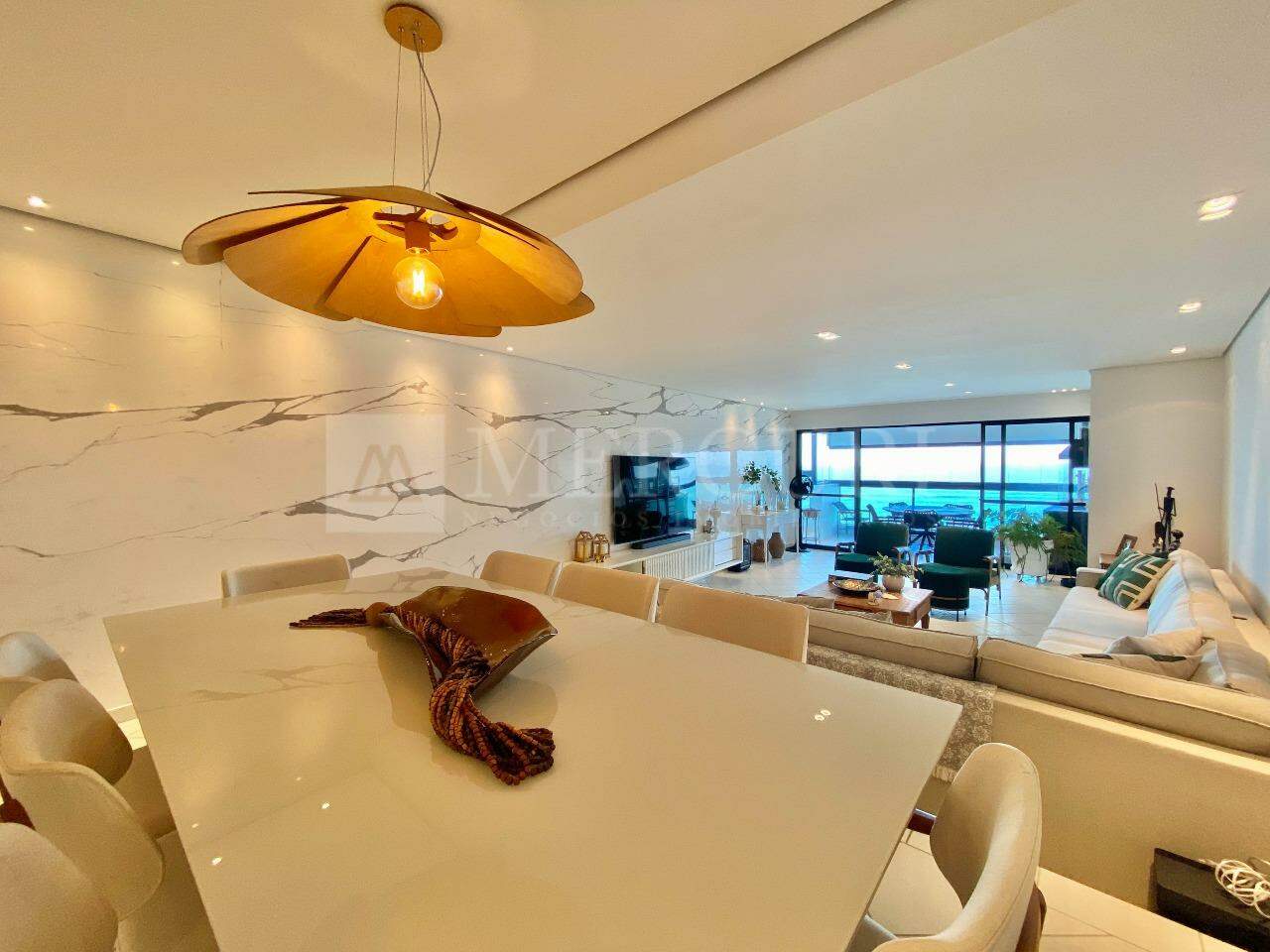Apartamento à venda no Pitangueiras: 