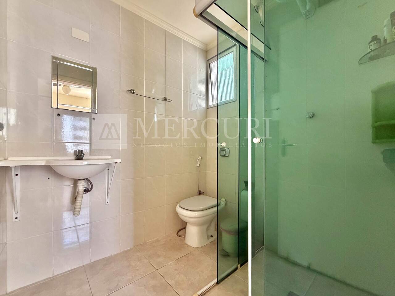 Apartamento à venda no Pitangueiras: 