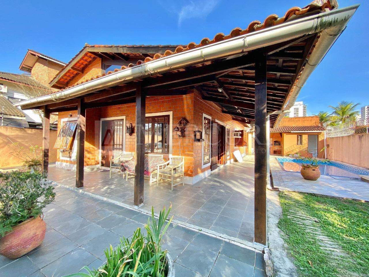 Casa à venda no Enseada: 