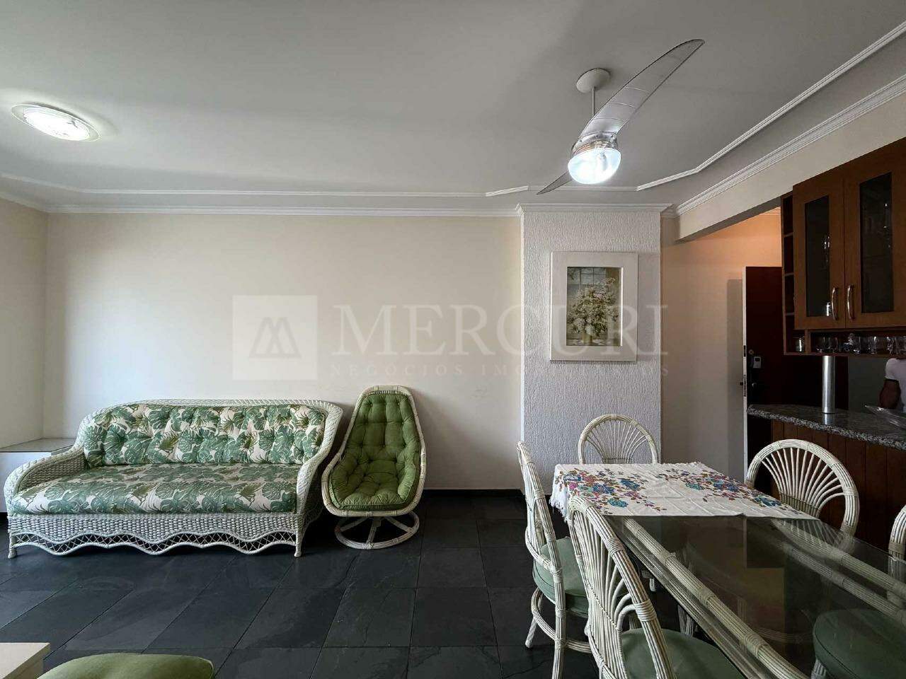 Apartamento à venda no Tombo: 