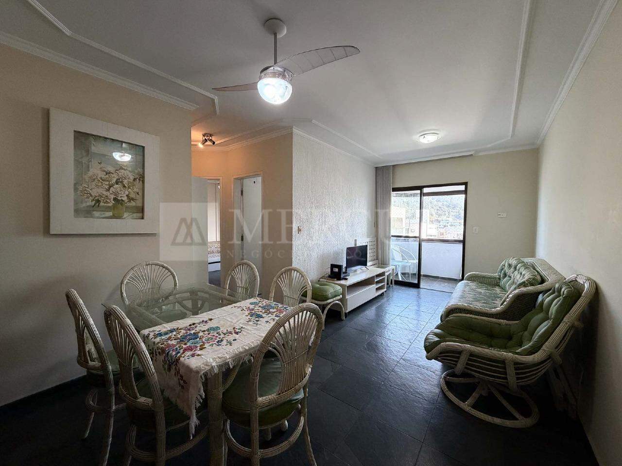 Apartamento à venda no Tombo: 