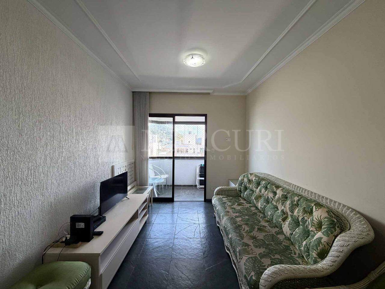 Apartamento à venda no Tombo: 