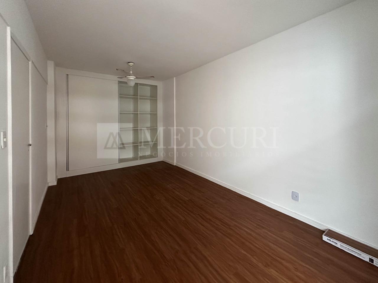 Apartamento à venda no Pitangueiras: 