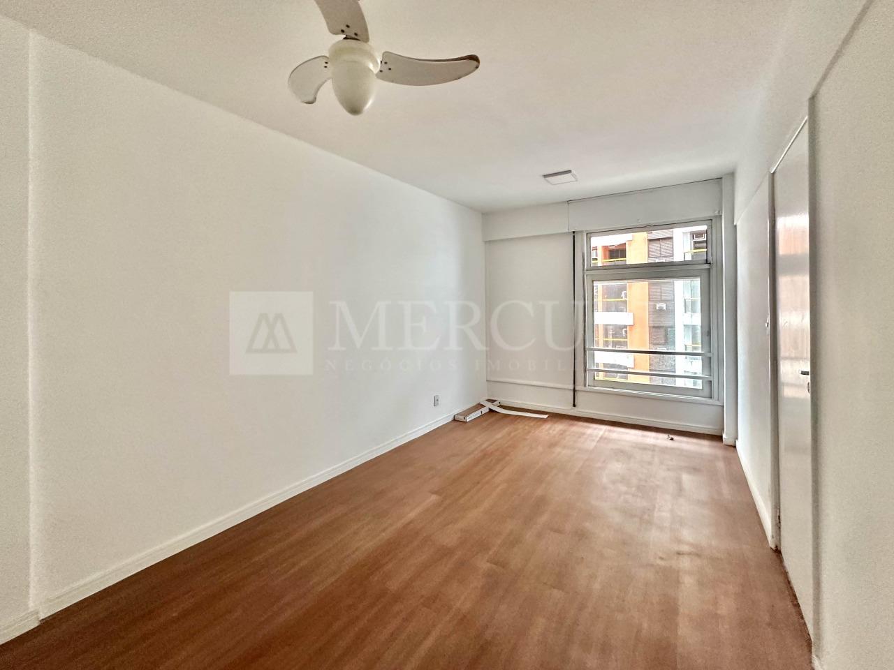 Apartamento à venda no Pitangueiras: 