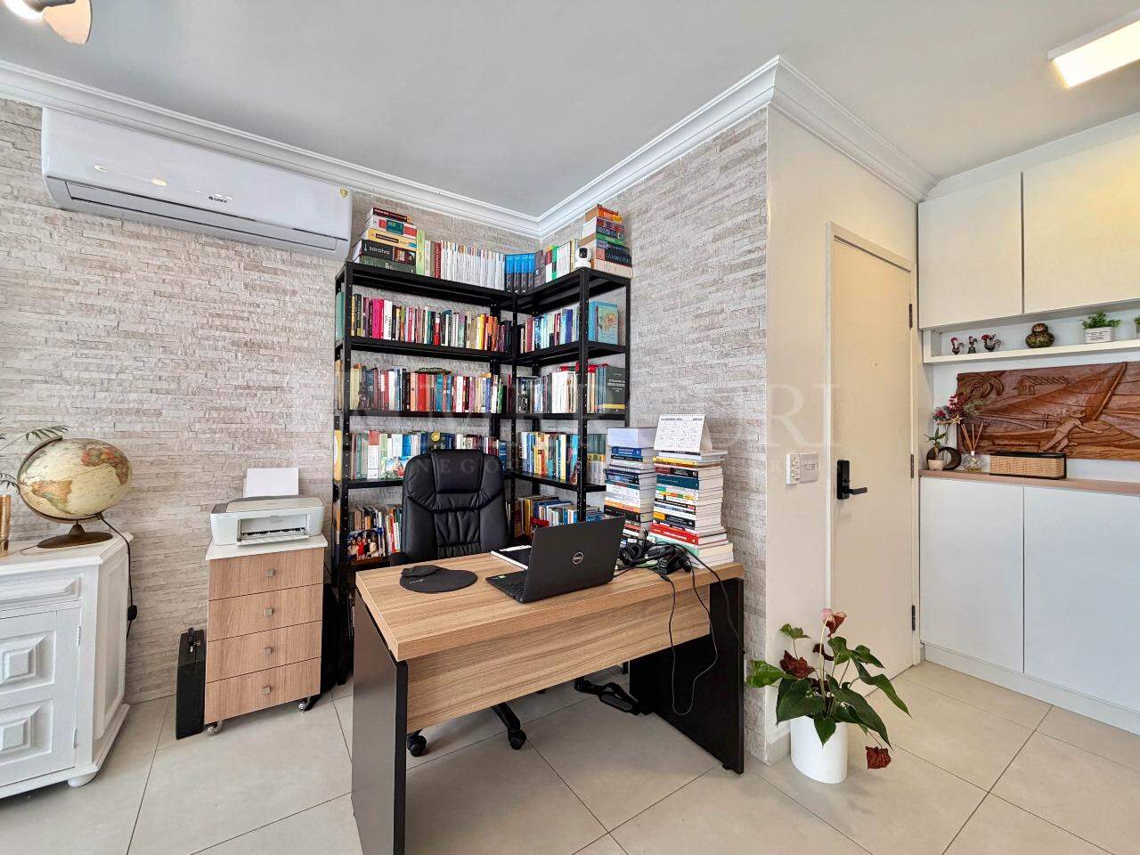 Apartamento à venda no Pitangueiras: 