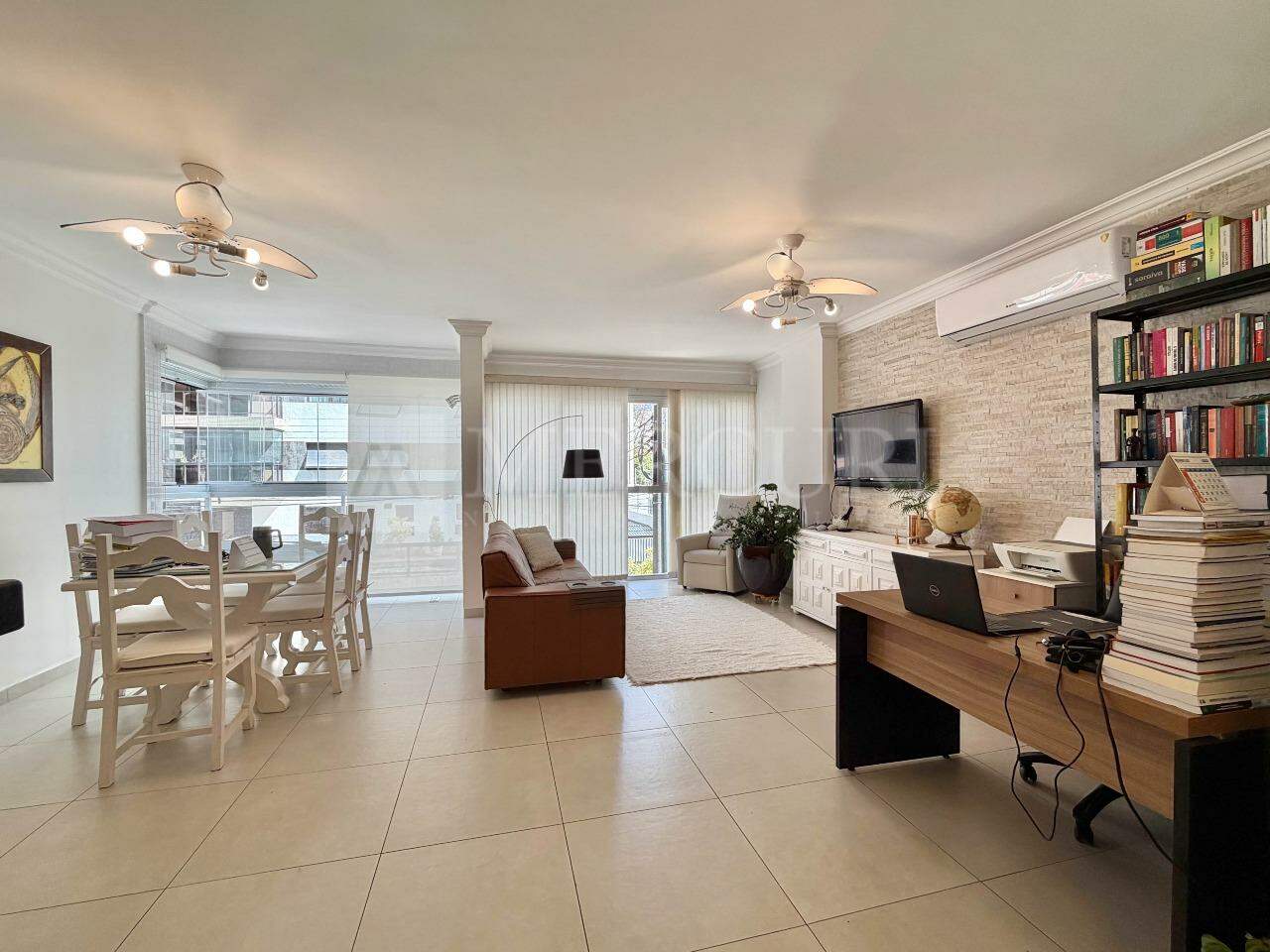 Apartamento à venda no Pitangueiras: 
