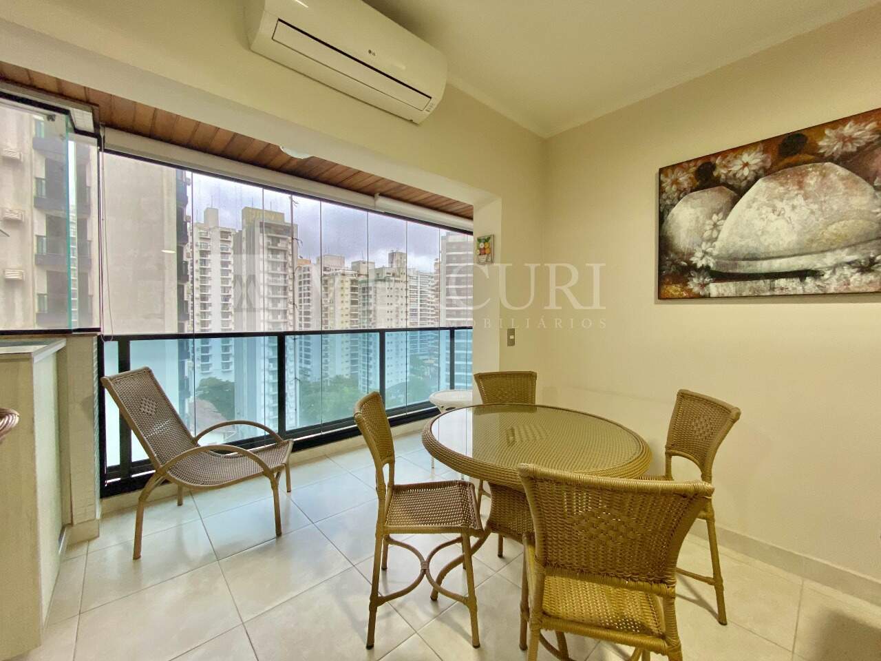 Apartamento à venda no Pitangueiras: 