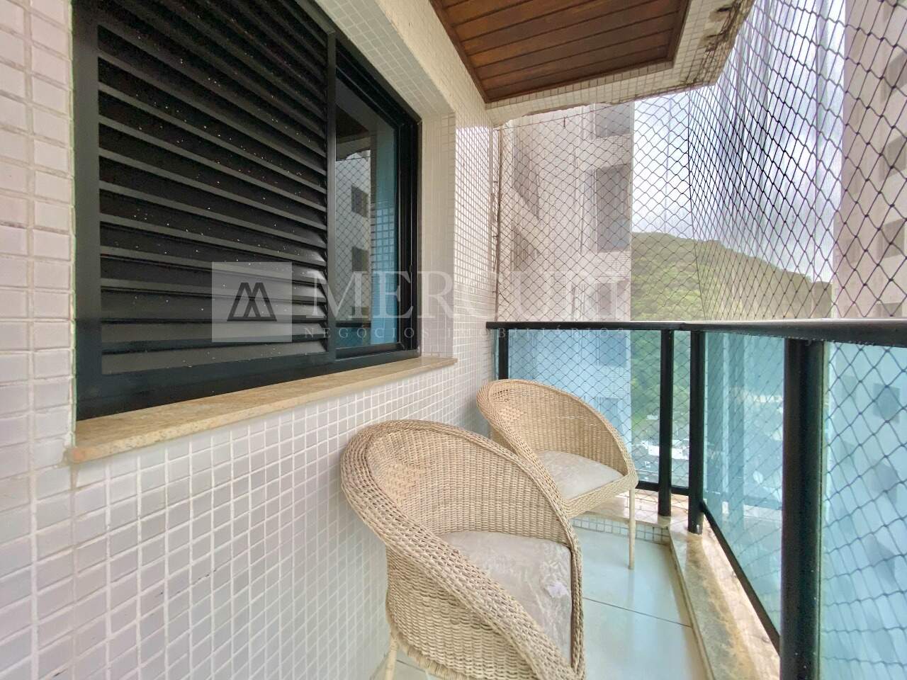 Apartamento à venda no Pitangueiras: 